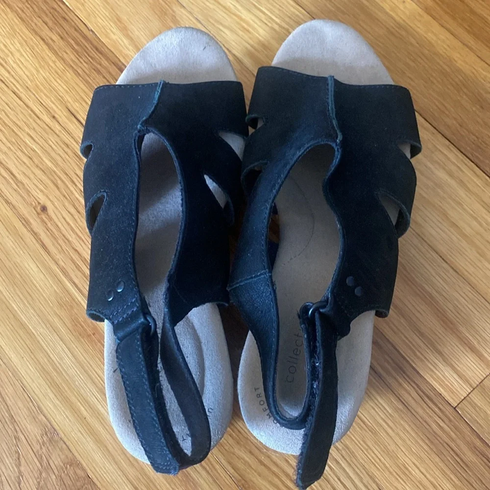 Clarks Women’s Black Wedge Sandals Size 8 - Picture 2 of 9